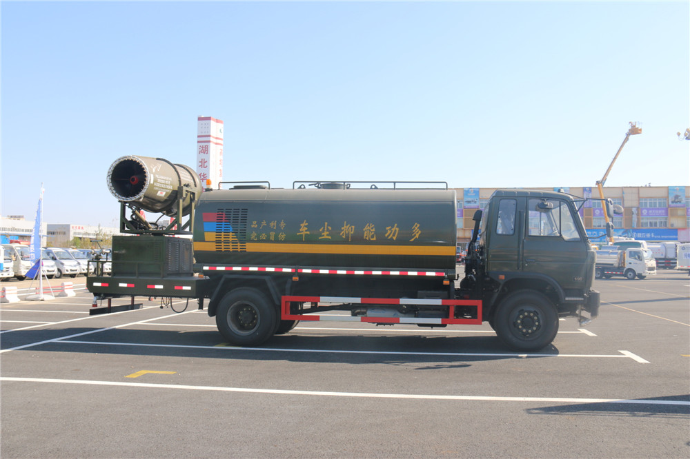 شاحنة Dongfeng 153 لتجفيف الغبار