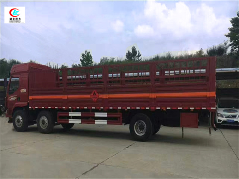 شاحنة نقل أسطوانة غاز Dongfeng Li 9.6 متر [فئة II]