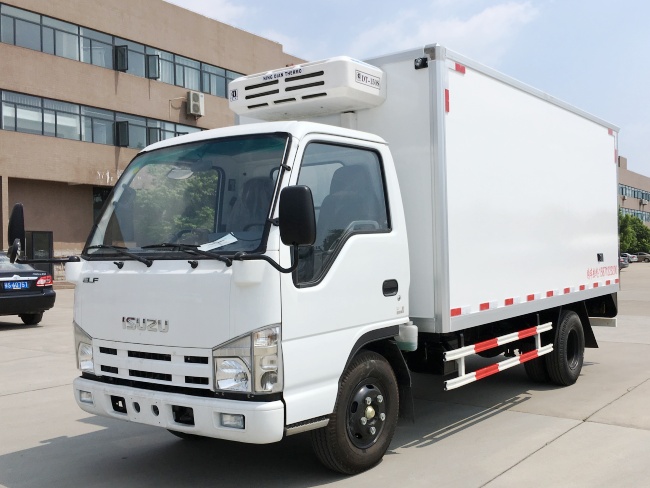 (طول: 4.1 متر) شاحنة باردة Qingling / Isuzu