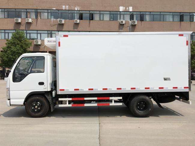 (طول: 4.1 متر) شاحنة باردة Qingling / Isuzu
