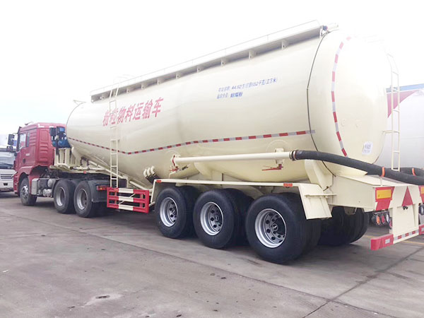 شاحنة Dongfeng Tianlong للإمدادات الجماعية من الأسمنت