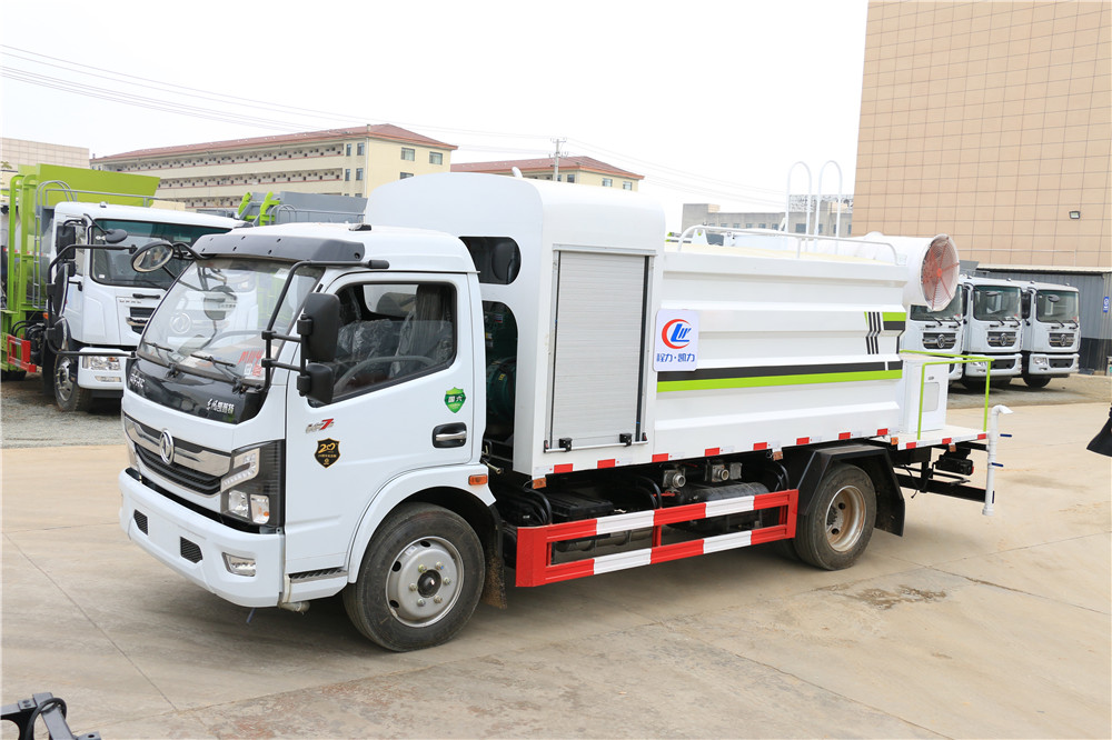 سيارة Dongfeng Dolica 8 طن لتجفيف الغبار