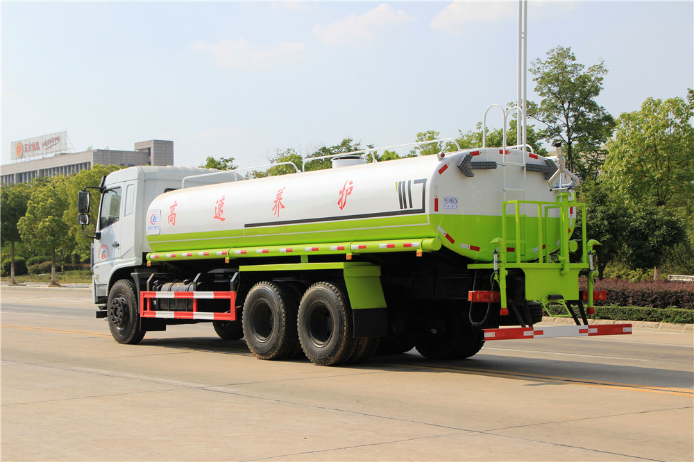 شاحنة Dongfeng منخفضة المقعدين خلفية محورين 20 مكعب ماء لإطفاء الحريق