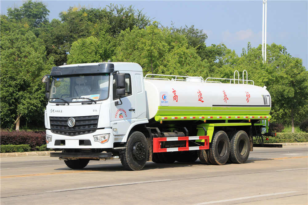 شاحنة Dongfeng منخفضة المقعدين خلفية محورين 20 مكعب ماء لإطفاء الحريق