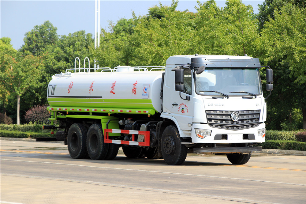 شاحنة Dongfeng منخفضة المقعدين خلفية محورين 20 مكعب ماء لإطفاء الحريق