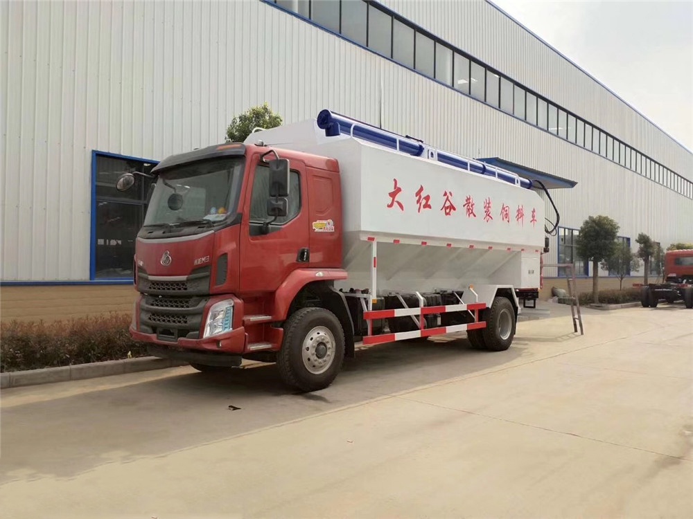 شاحنة Liu Auto Chonglong [28 مكعب] شاحنة نقل الأعلاف