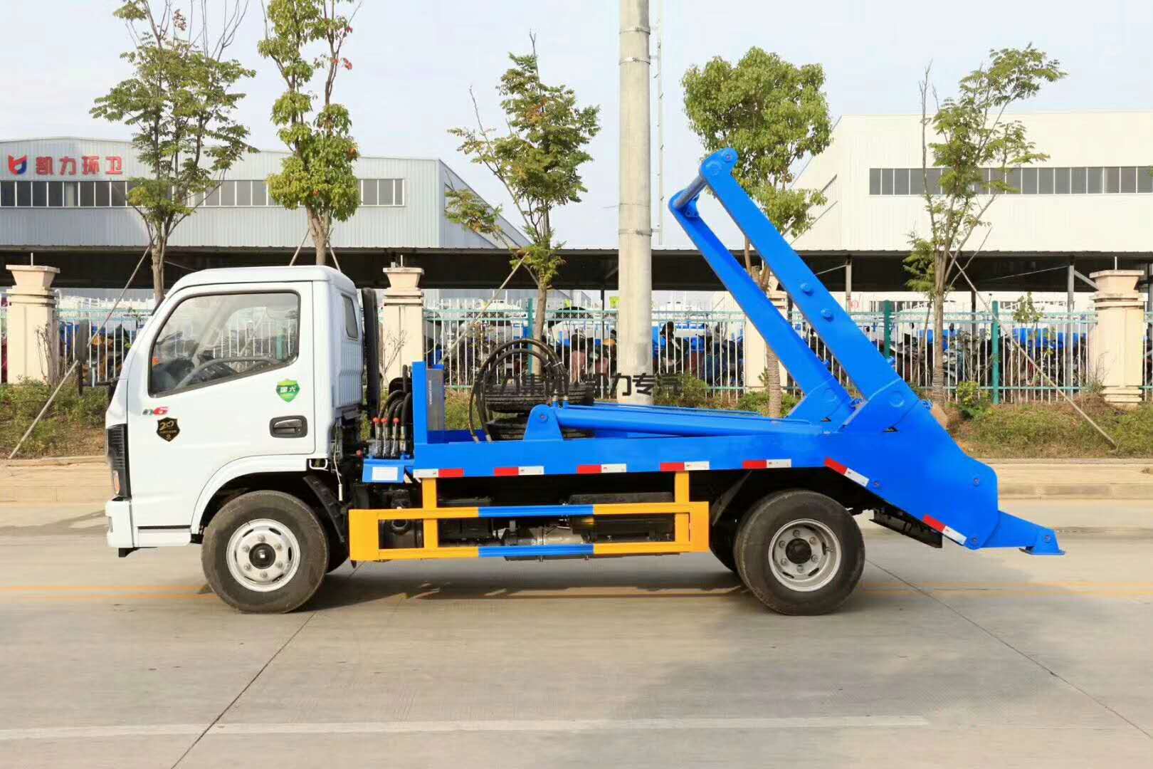 【6 أطراف】 شاحنة نفايات دورانية دونفانغ D6
