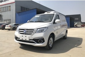 ما هي الفروق بين شاحنات التبريد المزودة بمحركات الديزل وشاحنات التبريد المزودة بمحركات البنزين؟