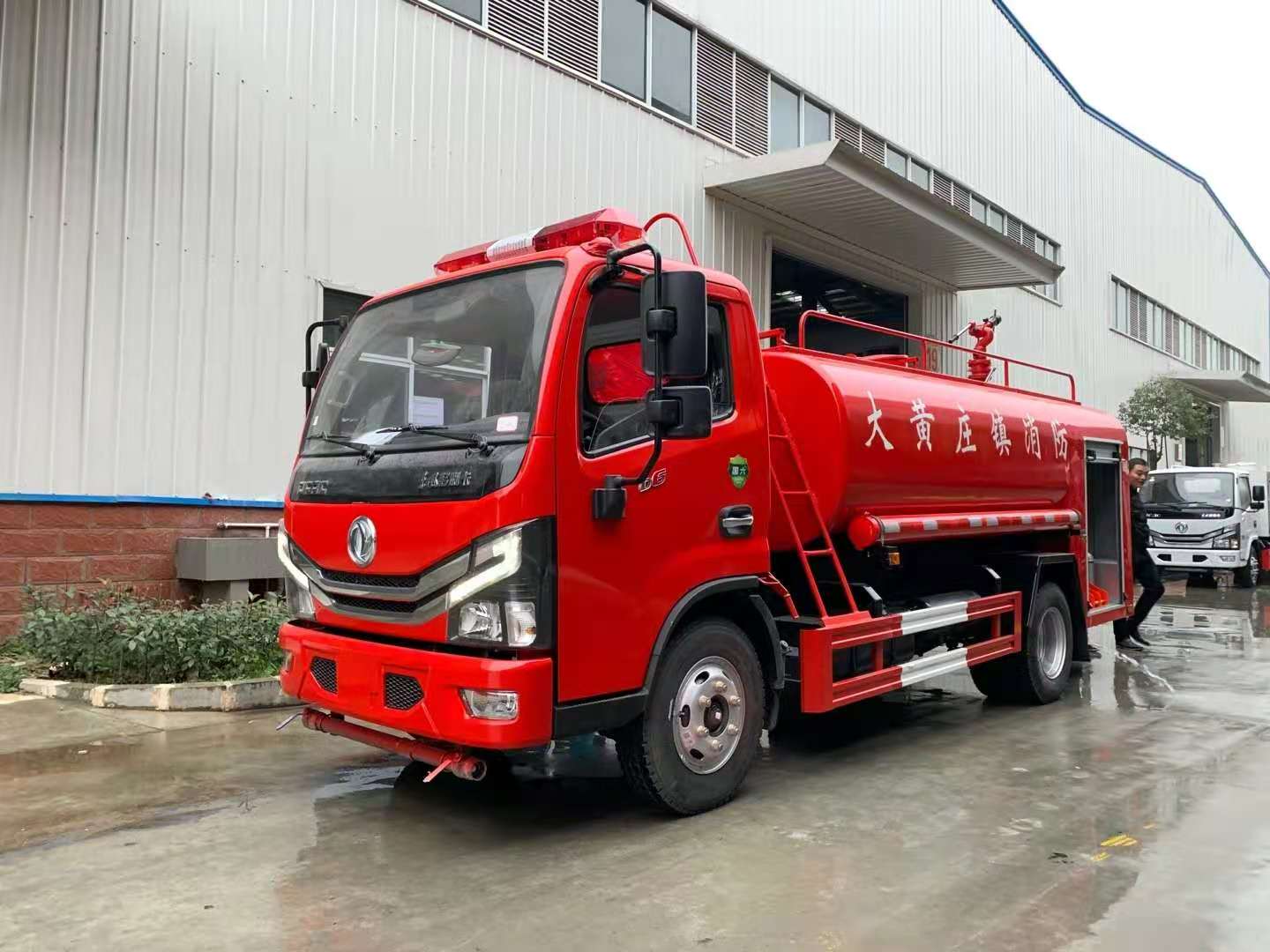 شاحنة محاربة الحريق Dongfeng Dolica 4.5 طن