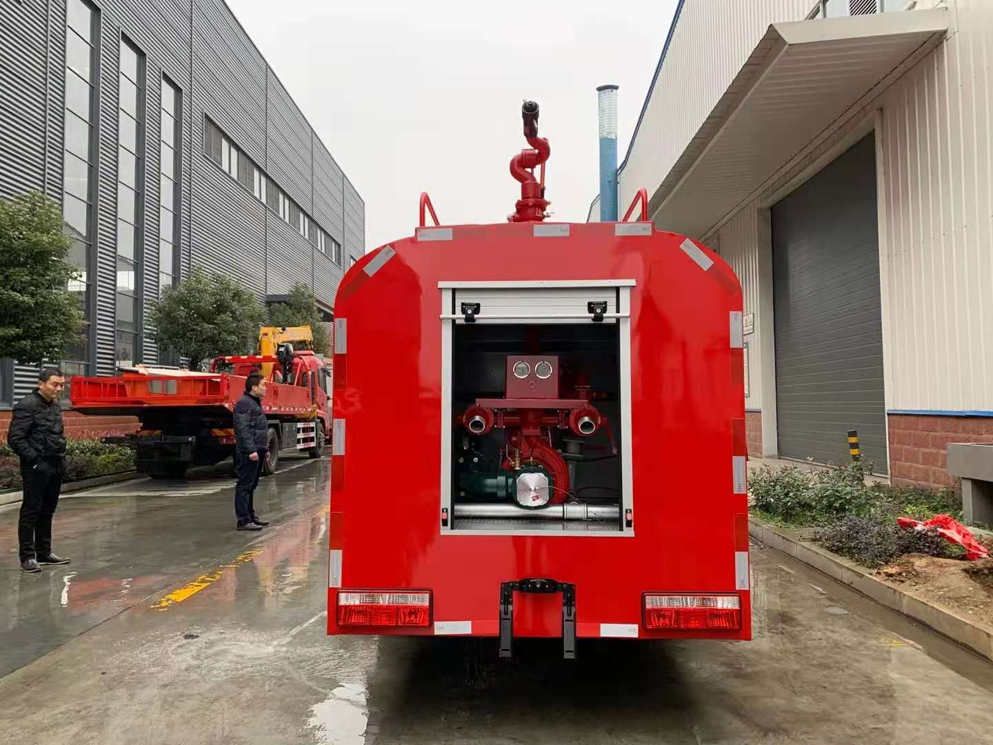 شاحنة محاربة الحريق Dongfeng Dolica 4.5 طن
