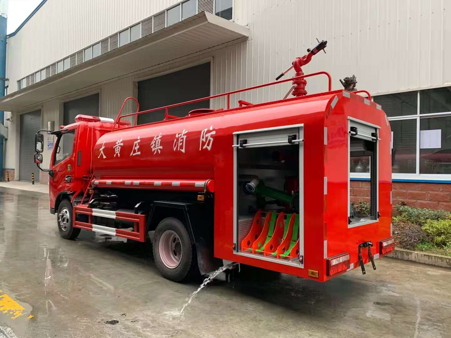 شاحنة محاربة الحريق Dongfeng Dolica 4.5 طن