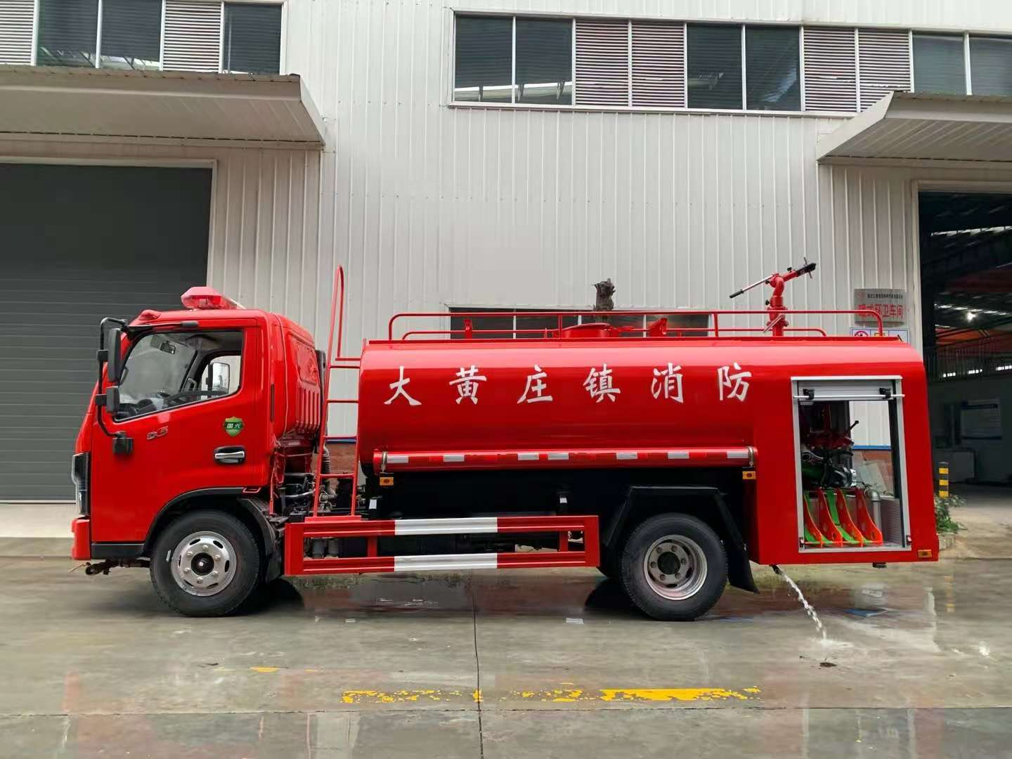 شاحنة محاربة الحريق Dongfeng Dolica 4.5 طن