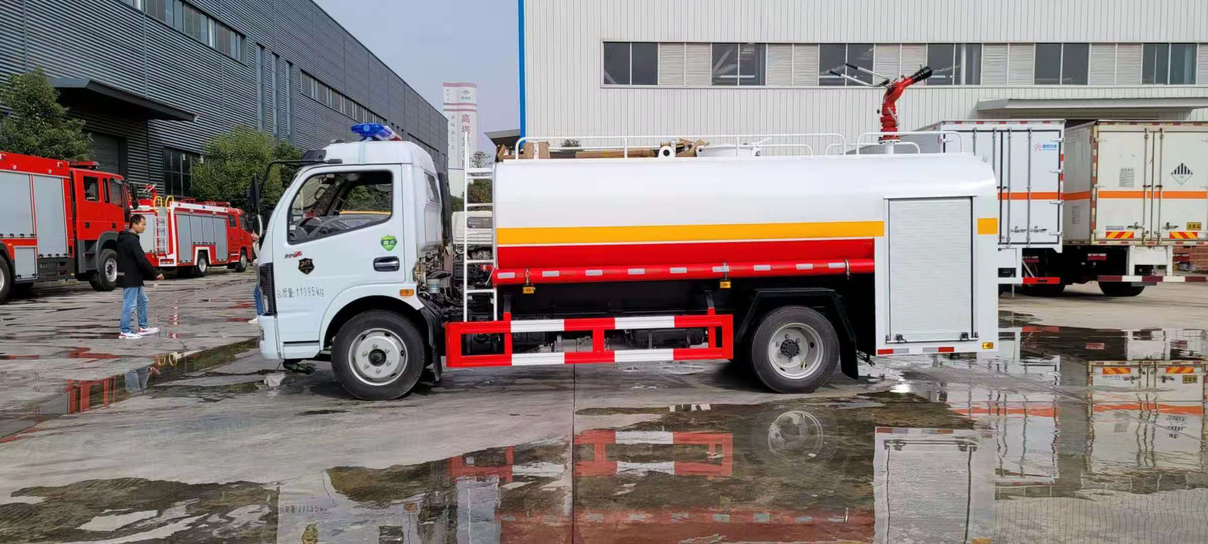 شاحنة محاربة الحريق Dongfeng Dolica 8 طن