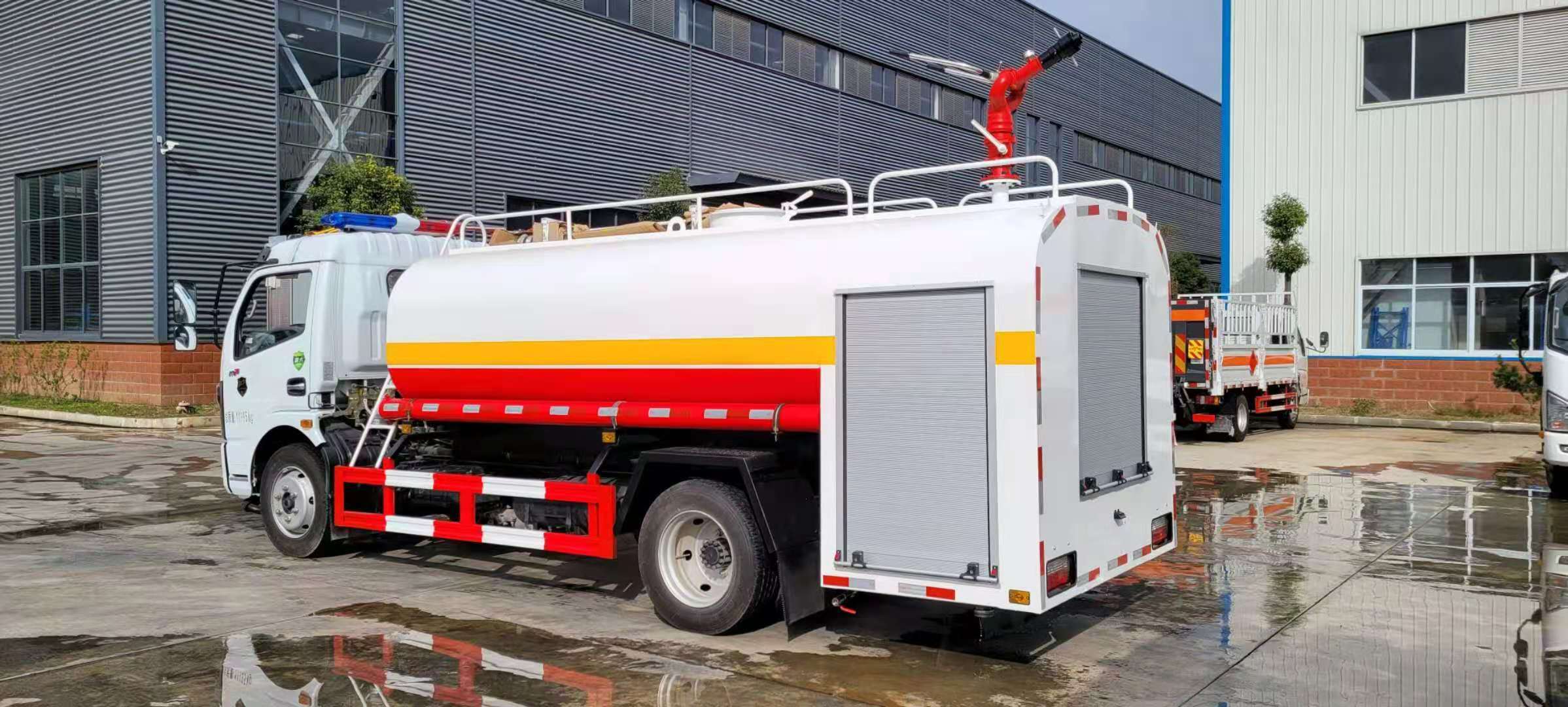 شاحنة محاربة الحريق Dongfeng Dolica 8 طن