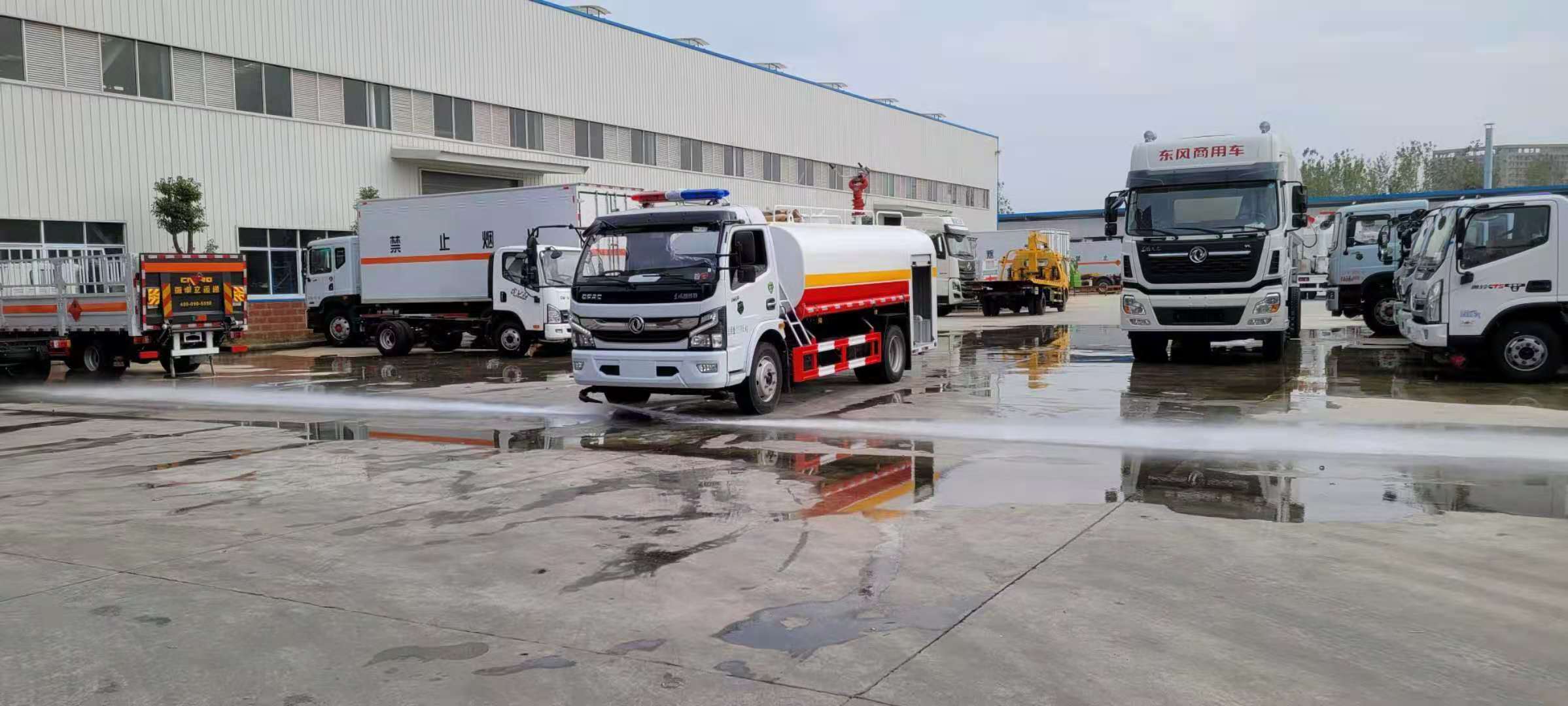 شاحنة محاربة الحريق Dongfeng Dolica 8 طن