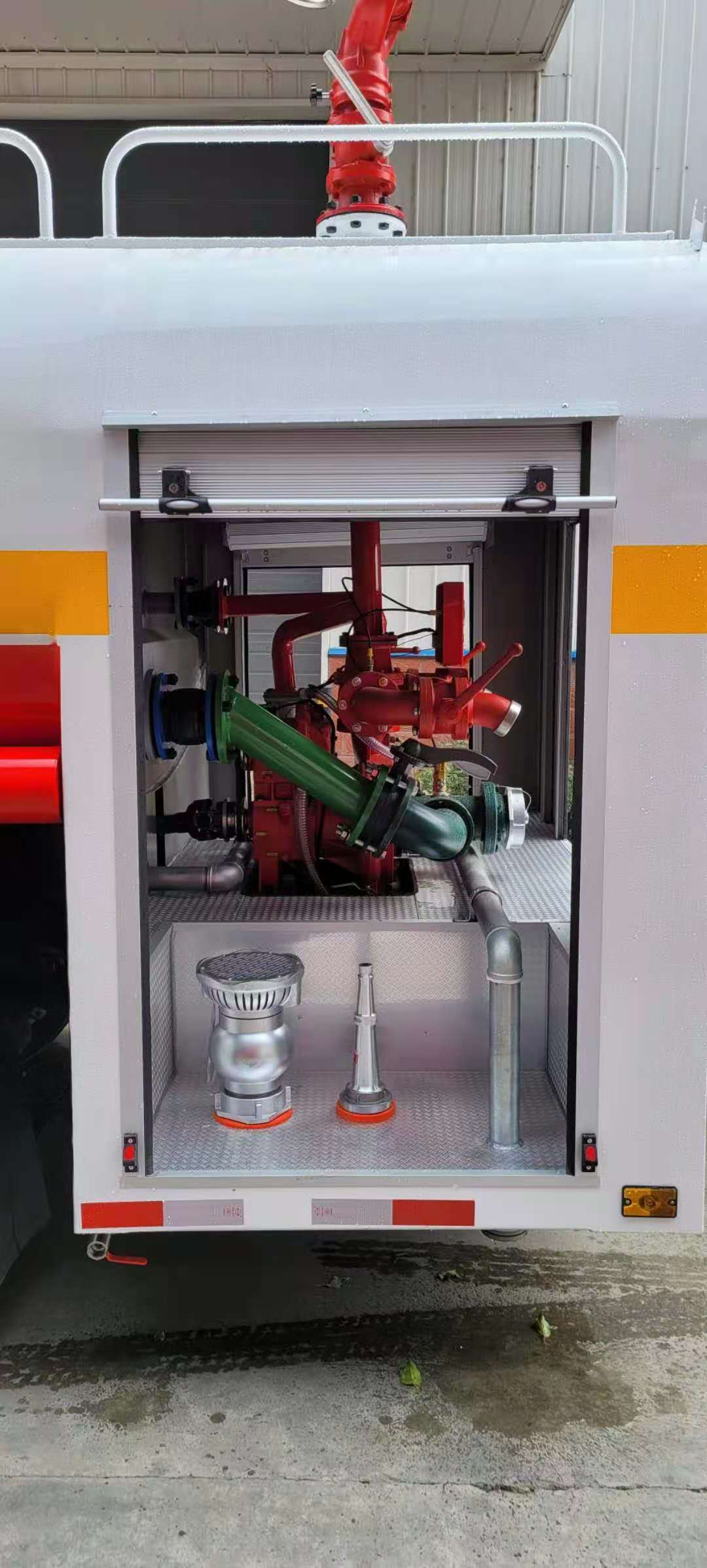 شاحنة محاربة الحريق Dongfeng Dolica 8 طن