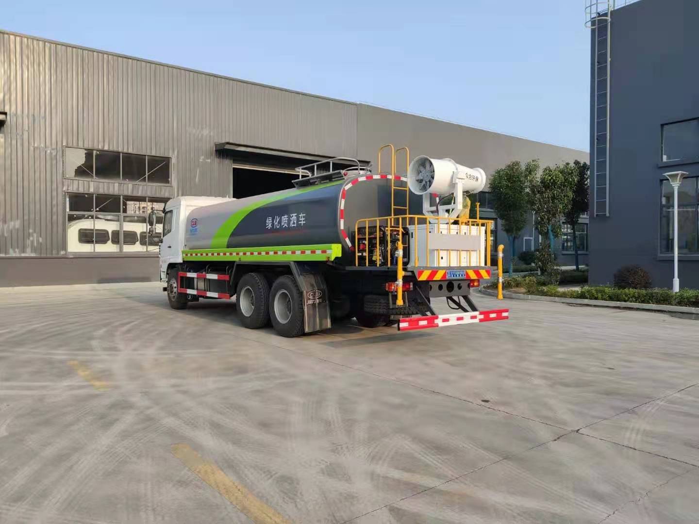 شاحنة صب الماء الخضراء Shaanxi Auto Xuande 20 طن