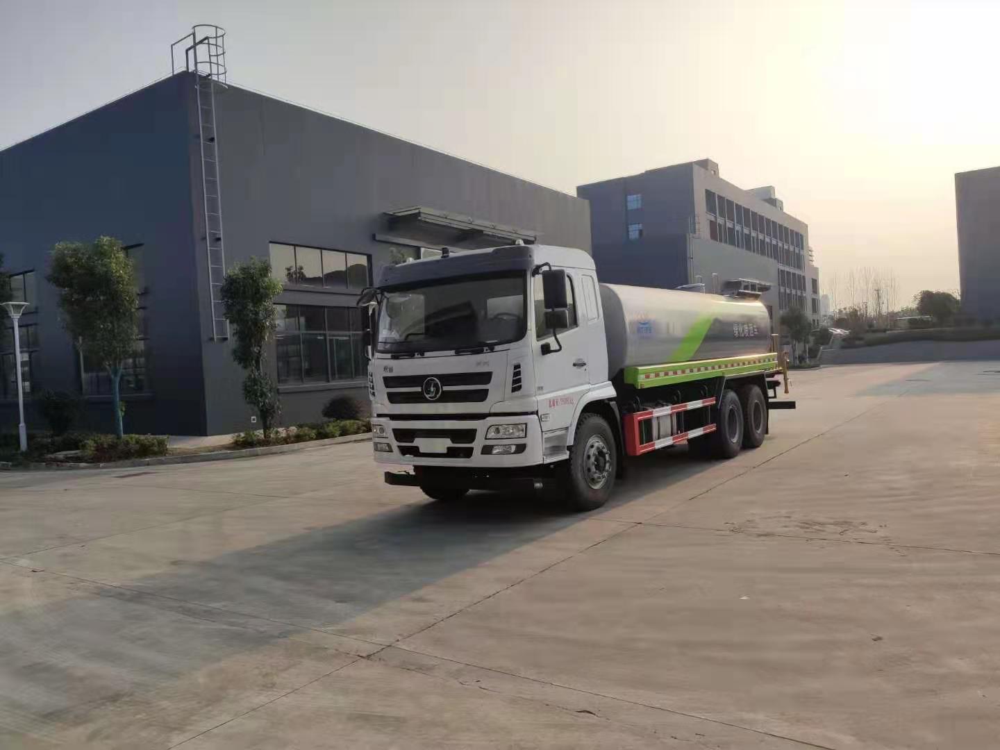 شاحنة صب الماء الخضراء Shaanxi Auto Xuande 20 طن