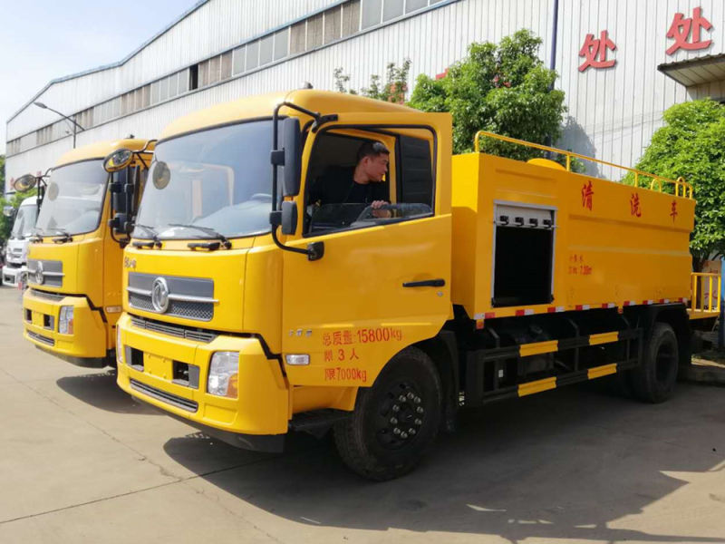 سيارة تنظيف خزان دفني Dongfeng Tianjin 10 خزان