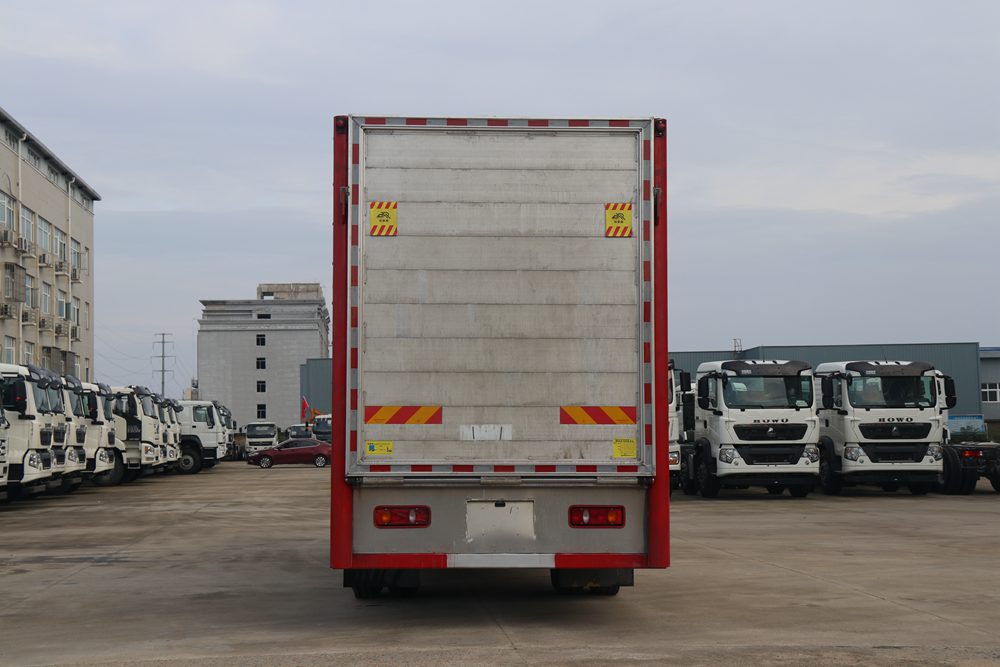 دونغفينغ تيانجين حديد الألومنيوم حيوانات الركوب والنقل الزراعي