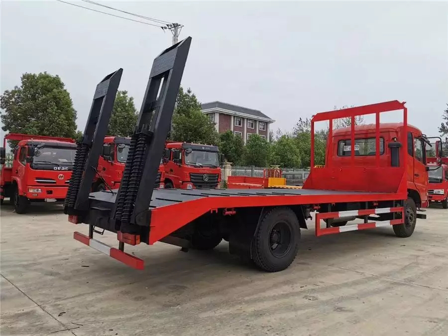 شاحنة نقل طولها 6.2 متر بالمسطح من Tianjin Dongfeng