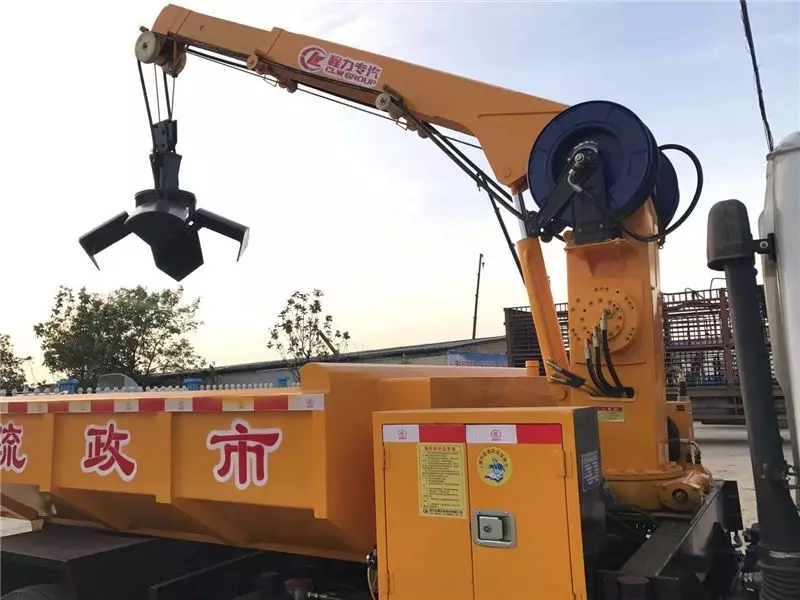 شاحنة Dongfeng Dolica لسحب التربة و نقل الهلام