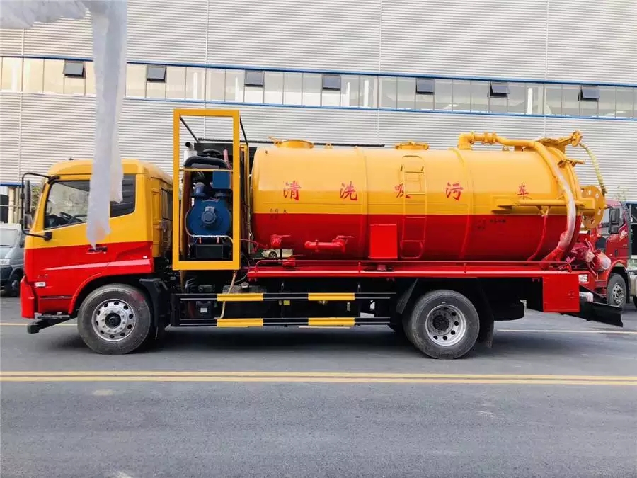 سيارة Dongfeng 14 نوع Fazheng Jinyi 210 حصان تنظيف الصرف الصحي وسحب المياه النقية