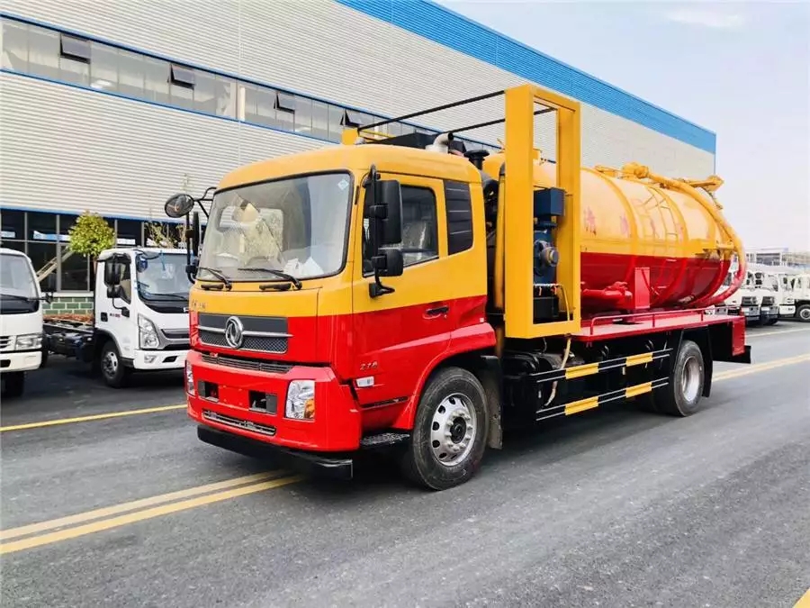 سيارة Dongfeng 14 نوع Fazheng Jinyi 210 حصان تنظيف الصرف الصحي وسحب المياه النقية