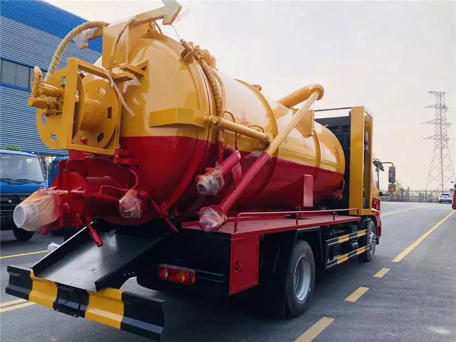 سيارة Dongfeng 14 نوع Fazheng Jinyi 210 حصان تنظيف الصرف الصحي وسحب المياه النقية