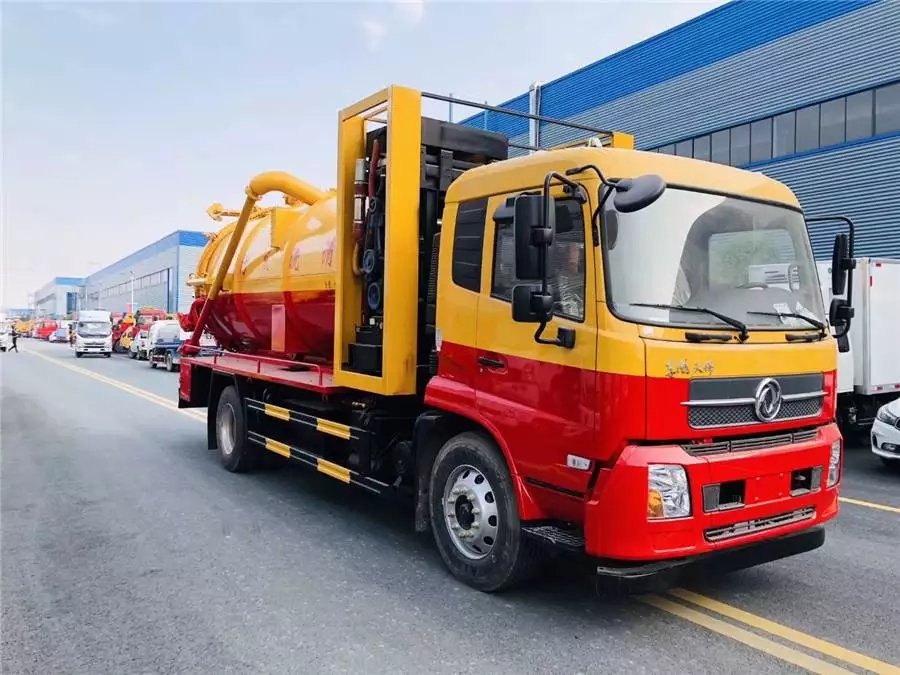 سيارة Dongfeng 14 نوع Fazheng Jinyi 210 حصان تنظيف الصرف الصحي وسحب المياه النقية