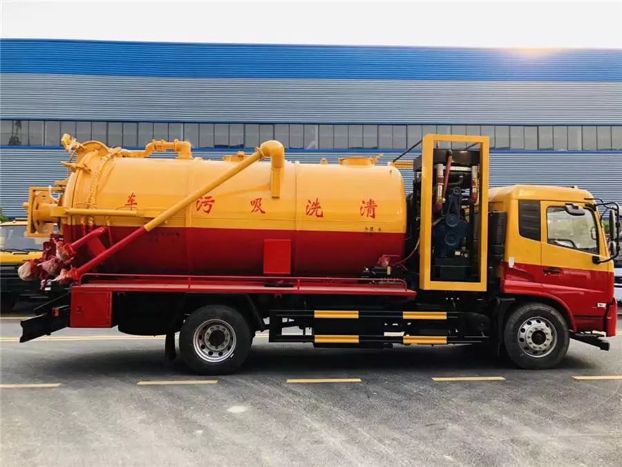 سيارة Dongfeng 14 نوع Fazheng Jinyi 210 حصان تنظيف الصرف الصحي وسحب المياه النقية