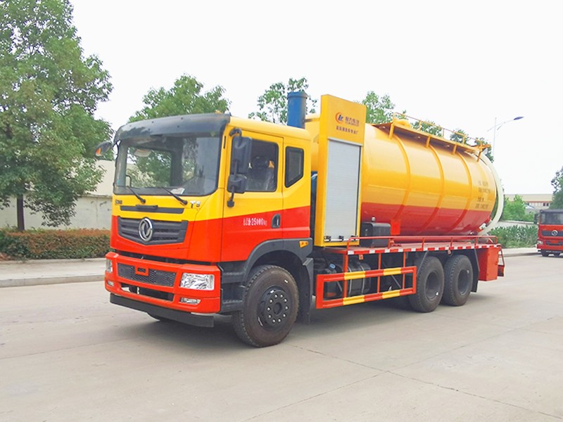 东风T5后八轮清洗和吸尘车