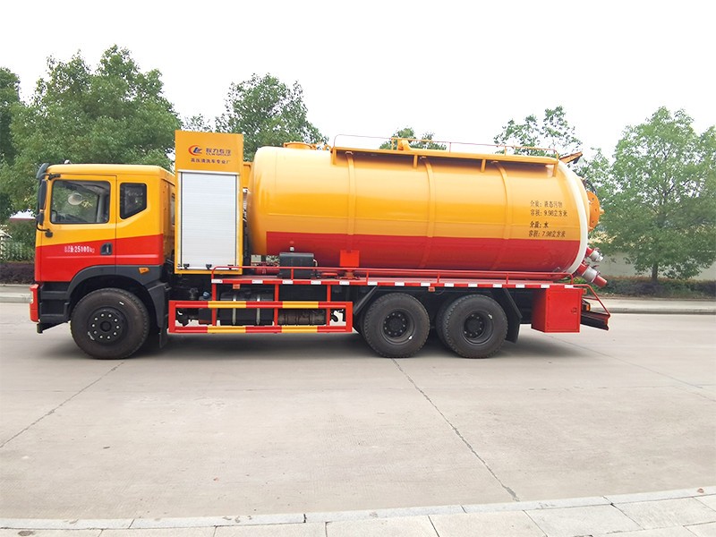 东风T5后八轮清洗和吸尘车