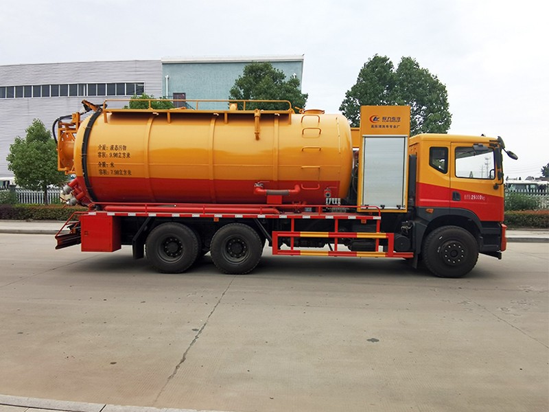 东风T5后八轮清洗和吸尘车