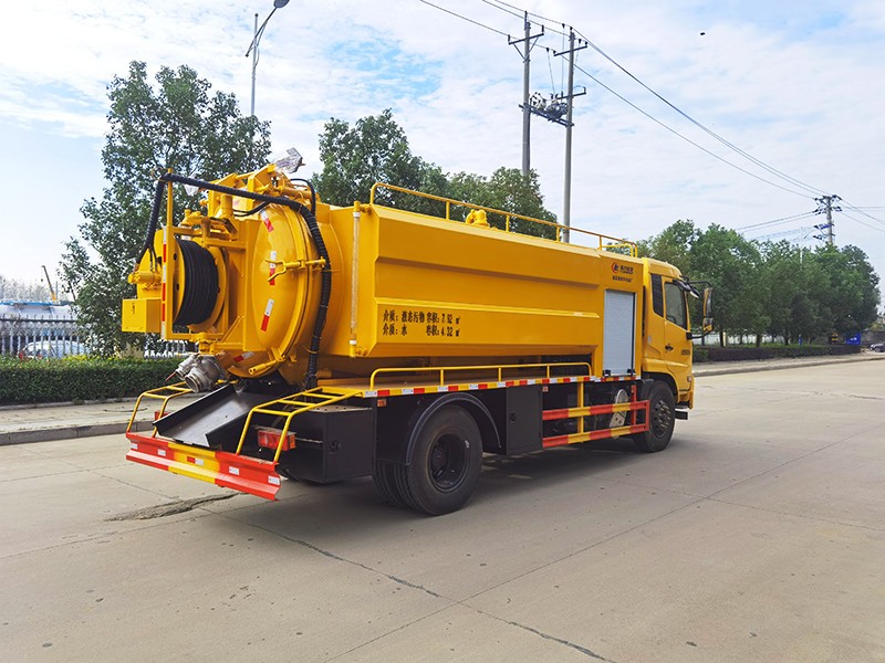 سيارة Dongfeng Tianjin مربعة الشكل لامتصاص المياه النفايات