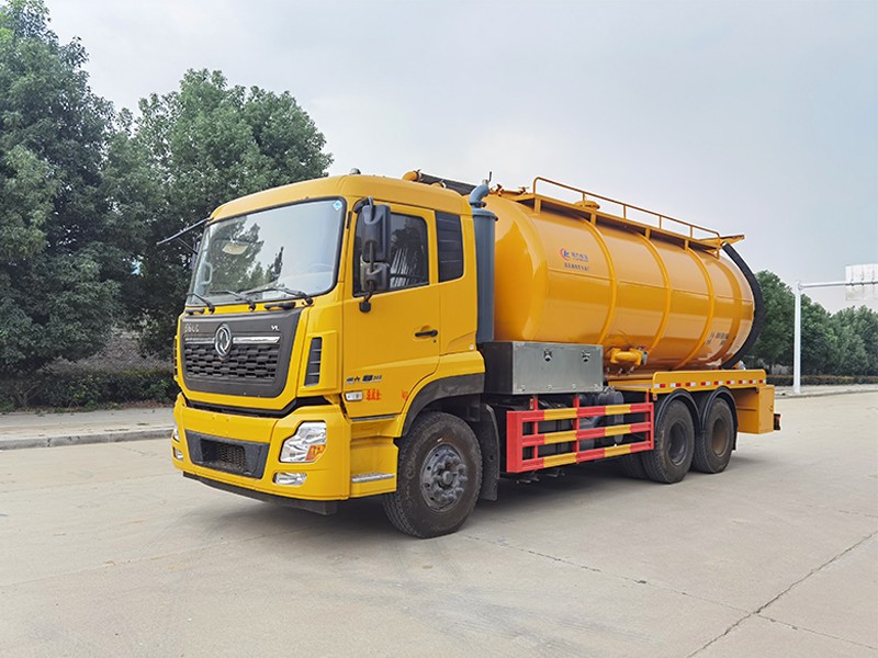سيارة Dongfeng Tianlong خلفية ثماني العجلات لسحب المياه النفايات
