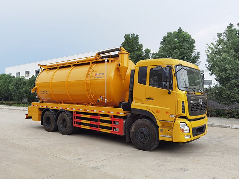 سيارة Dongfeng Tianlong خلفية ثماني العجلات لسحب المياه النفايات