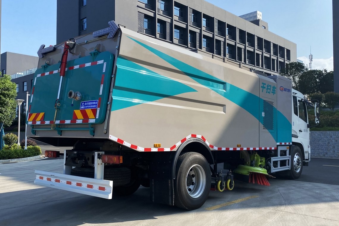 سيارة تنظيف جافة كهربائية نظيفة بتنظيف Dongfeng Tianjin