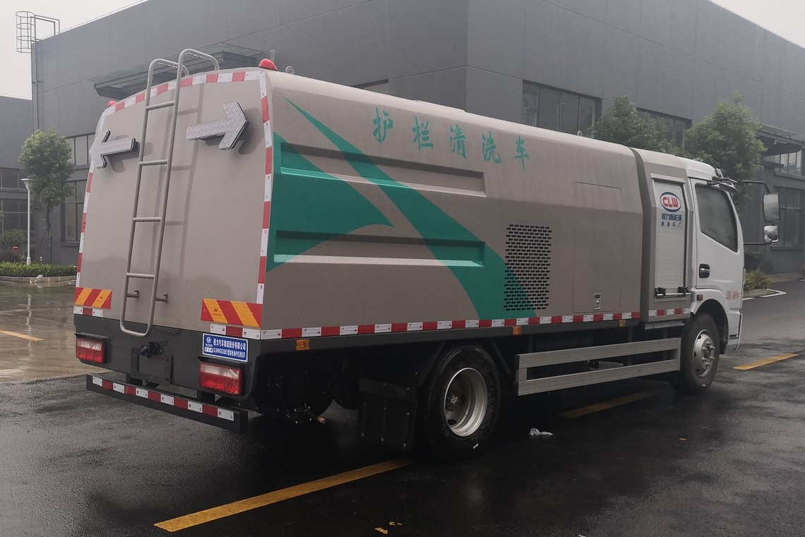 سيارة Dongfeng Kapte التي تعمل بالطاقة الكهربائية لتنظيف حاجز الأمان