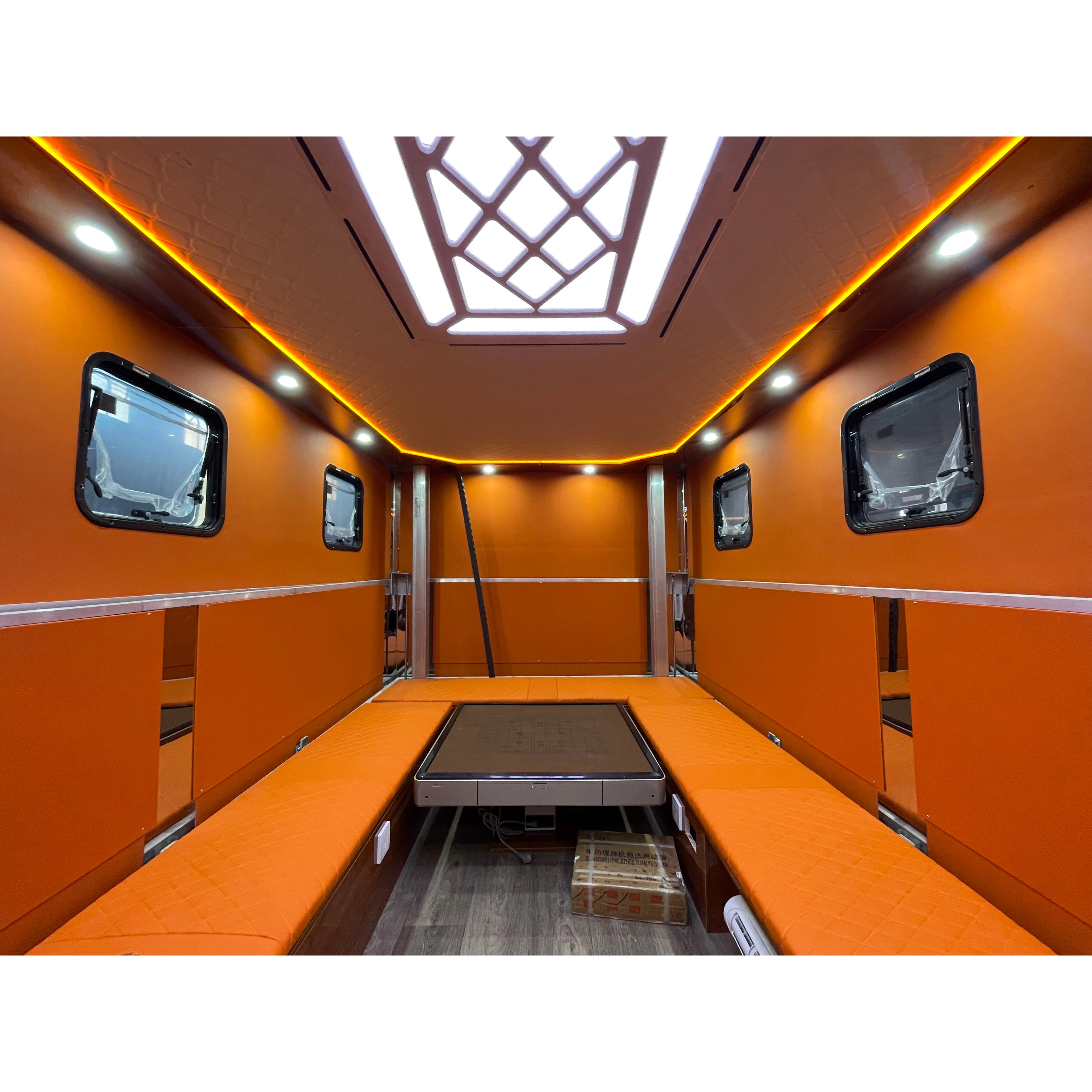 【Haowo of Hongqi】عائلة من ثلاثة أشخاص travel trailer