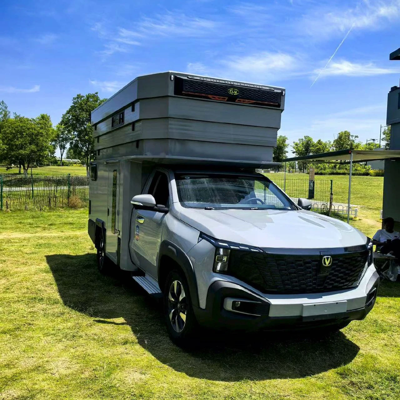 عربة صيدلية تشانغان New Energy Four-wheel Drive Travel Trailer